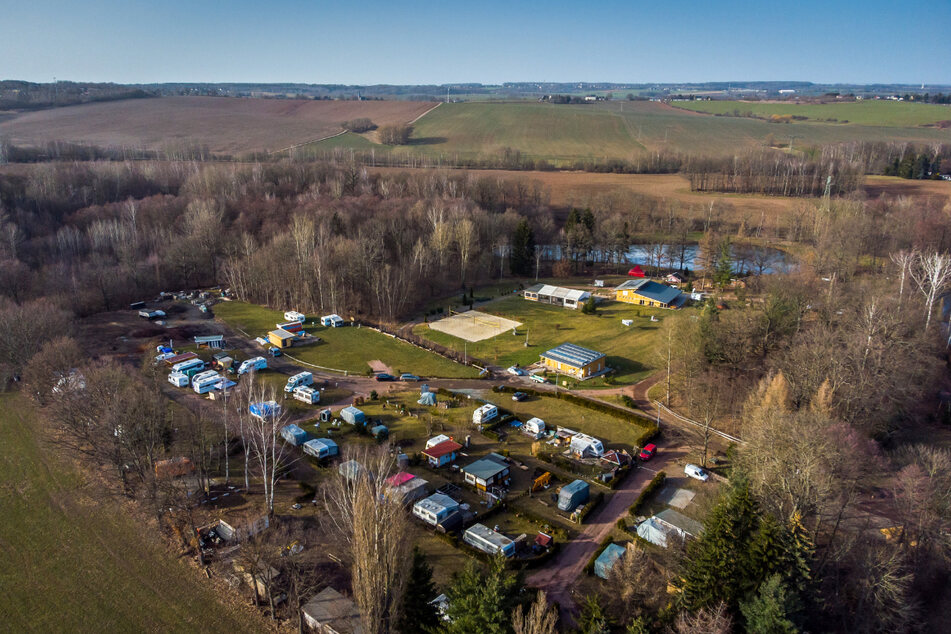 Grüne Idylle: Der Campingplatz in Niederwiesa aus der Luft betrachtet.