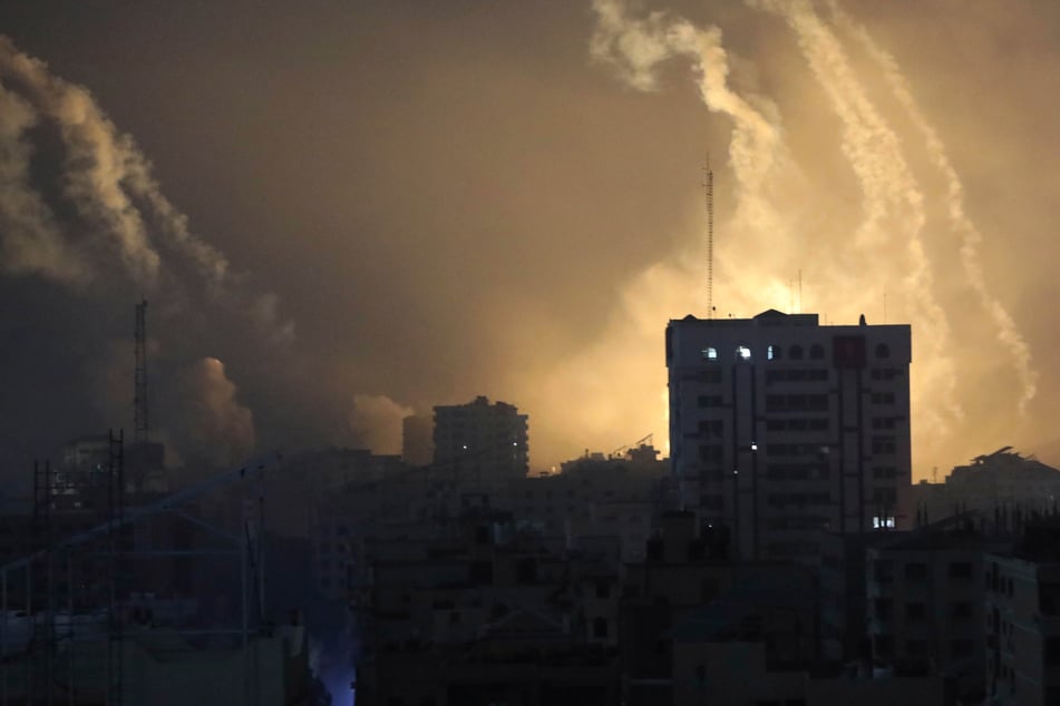 Angriff auf Israel im Liveticker: Hilfsorganisationen verlieren Kontakt zu Mitarbeitern in Gaza