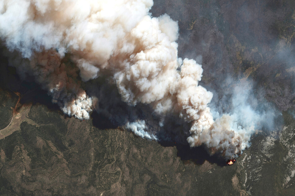 The Hermits Peak and Calf Canyon Fires birthed a cloud plume that can make its own weather.