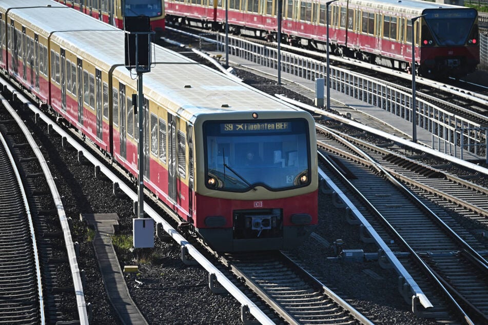 Am Donnerstagvormittag ist es bei mehreren S-Bahnlinien in Berlin zu Ausfällen und Verspätungen gekommen. (Archivfoto)