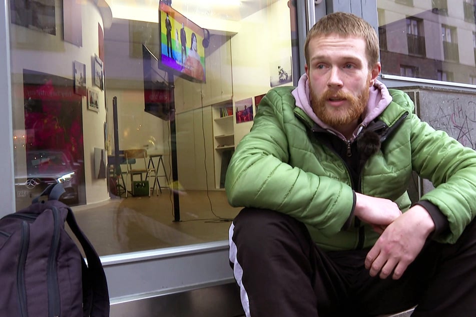 Als Jugendlicher griff Kazhi schon zur Nadel: "Kurz vor meinem 15. Geburtstag habe ich angefangen"