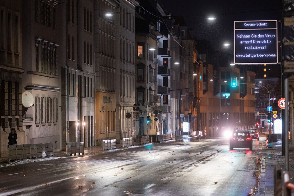 "Nehmen Sie das Virus ernst! Kontakte reduzieren!" - leere Straßen in Stuttgart. Ziehen die Bürger mit?