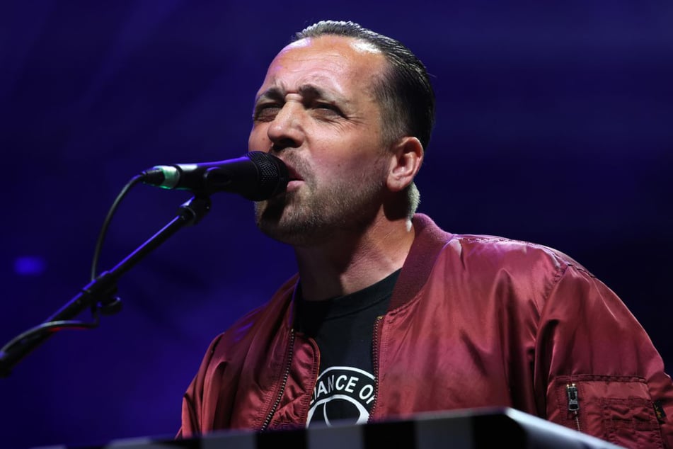 Rapper Danger Dan (bürgerlich: Daniel Pongratz, 43) engagiert sich seit vielen Jahren gegen Rechtsextremismus und sollte in der Jubiläumsshow seinen neuen Song "Keine Angst" präsentieren.
