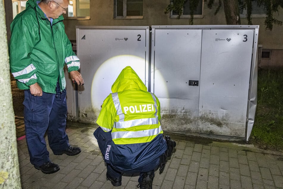 Die Polizei hat die Ermittlungen aufgenommen und sucht nun den Unfallverursacher.