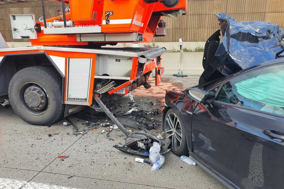 Der Fahrer des Golfs wurde schwer verletzt.