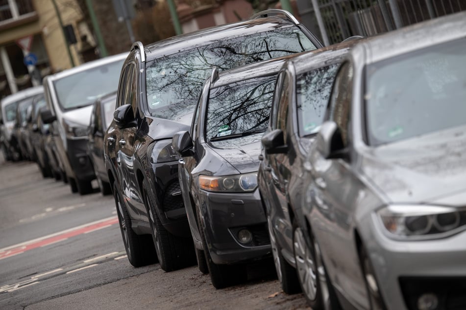 In der Neustadt wurden 20 Autos mit Farbe besprüht. (Symbolbild)