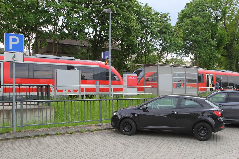 Dresden: Schlägerei in vollem Regio: 19-Jähriger prügelt Teenager bewusstlos