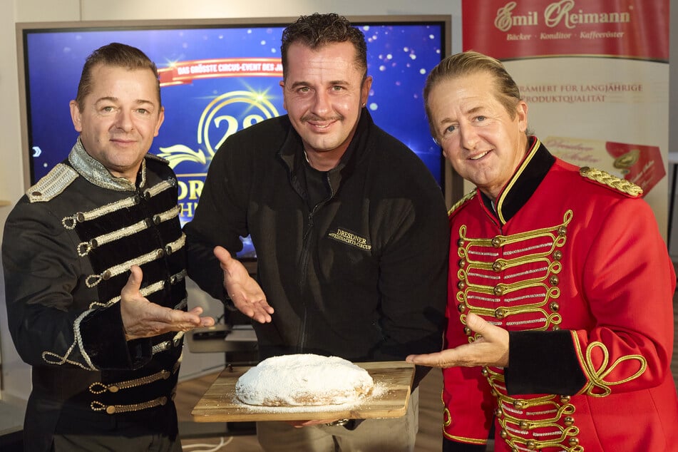 Das Direktoren-Trio Sascha, Leonard und William Köllner (v.l.) freut sich auf tolle Artisten - und Stollen im Circus-Café.