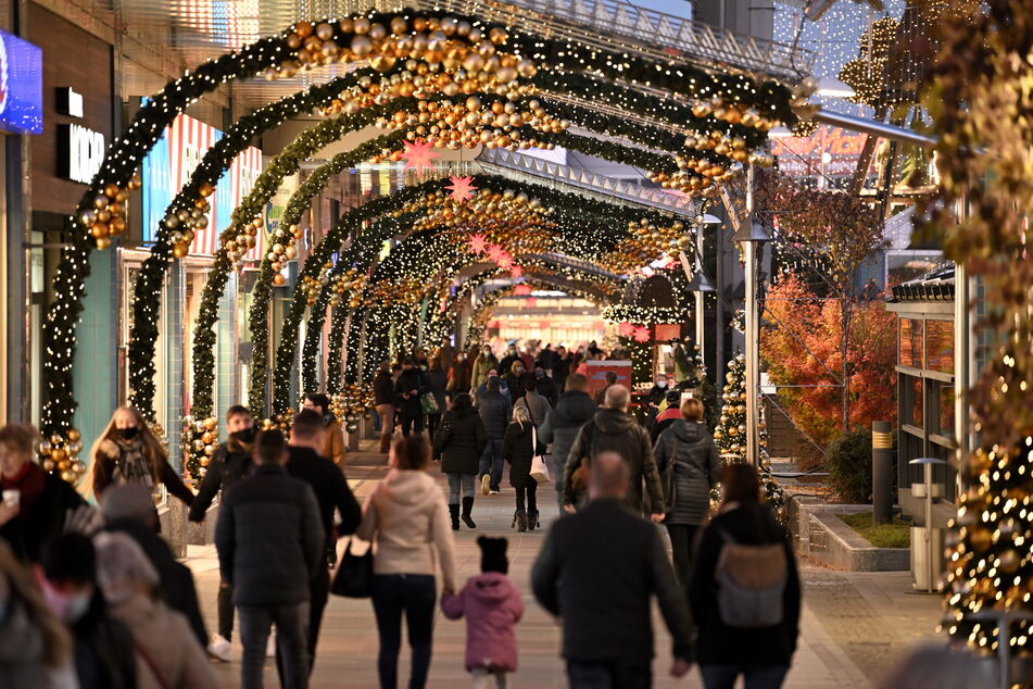 Wer noch kein Weihnachtsgeschenk hat, wird sicher in einem der Chemnitzer Center oder in der Innenstadt fündig.