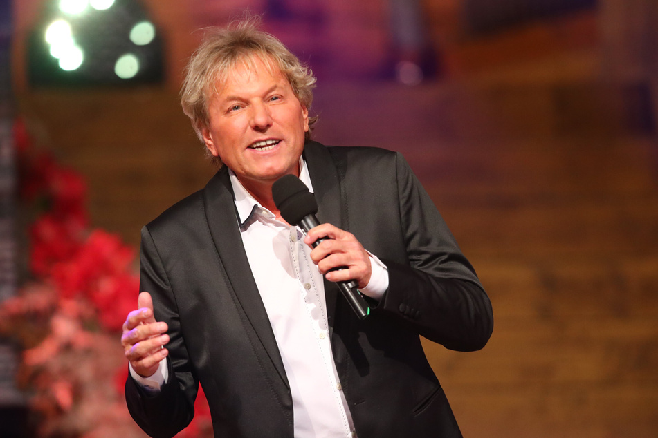 Zuvor hatte Bernhard Brink (70), hier bei einer Silvestershow in Österreich im Jahr 2017, stets durch die Sendung geführt.