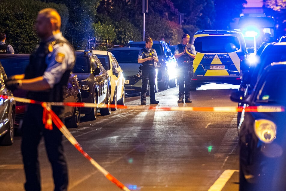 Frankfurt: Großeinsatz! Mann bei Streit tödlich verletzt, Polizei schießt Angreifer nieder