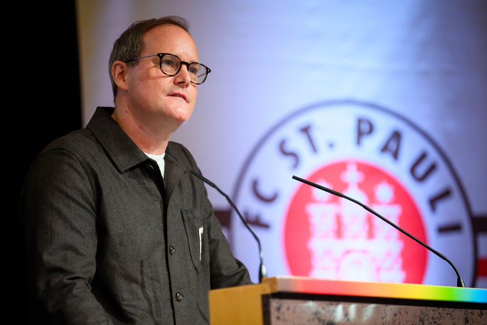 Präsident des FC St. Pauli Oke Göttlich (50) habe seine persönliche Unterstützung angekündigt.