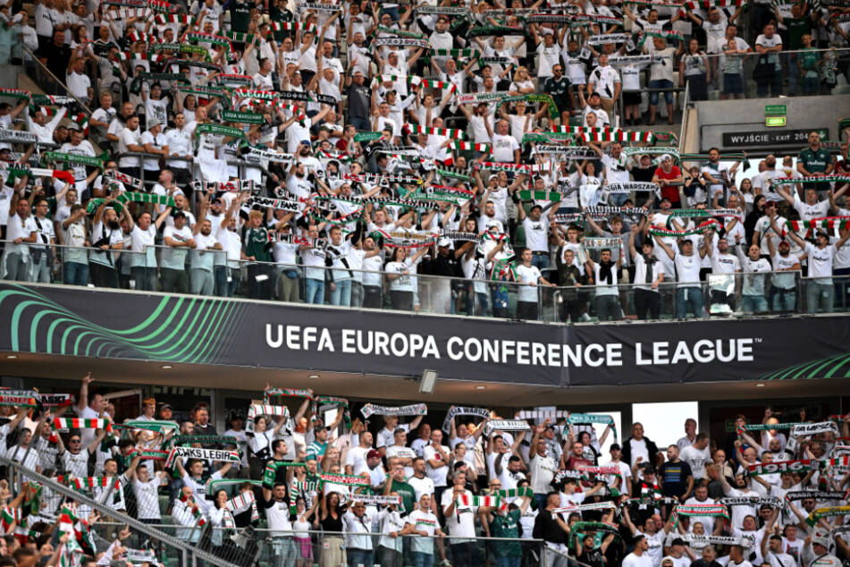 Ein Zuschauer kam nach dem Auftaktmatch der Europa Conference League in Warschau ums Leben.