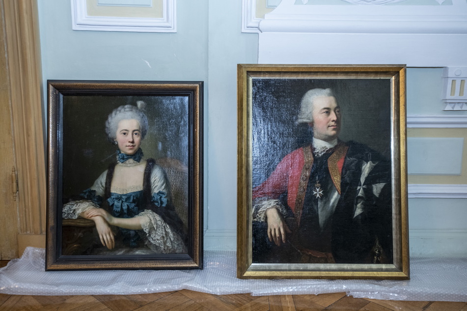 In der Ahnengalerie sind Werke mit Graf und Gräfin von Einsiedel ausgestellt.