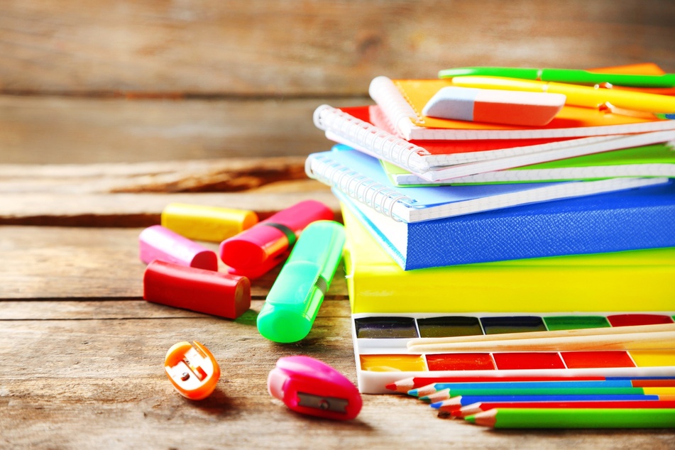 Wenn Kinder Schwierigkeiten haben, ihre Schulsachen zu organisieren, können schon einfache Helfer das Chaos beseitigen.