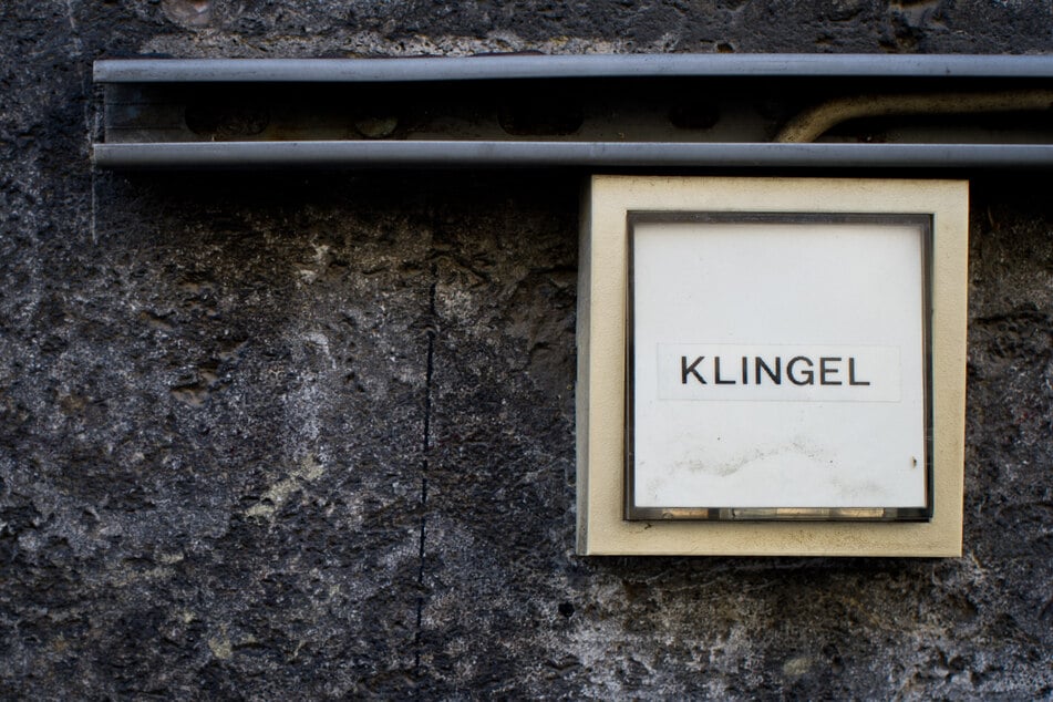 Klingelstreich eskaliert: Mann packt Kind und greift zu Messer
