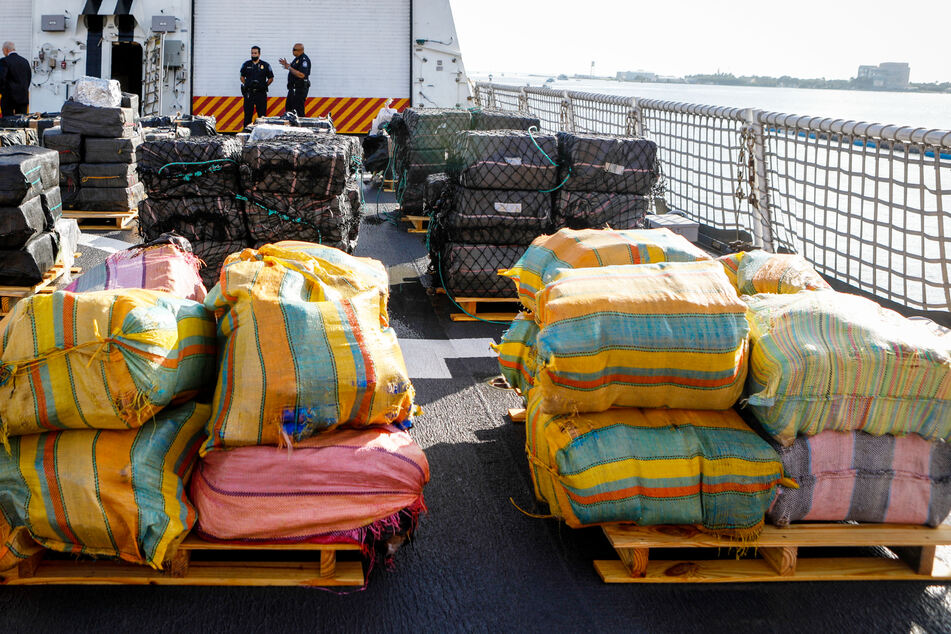 In November 2021, the US Coast Guard seized dozens of packages of cocaine and marijuana in the water worth millions. Finds of such magnitude are not uncommon in Florida.