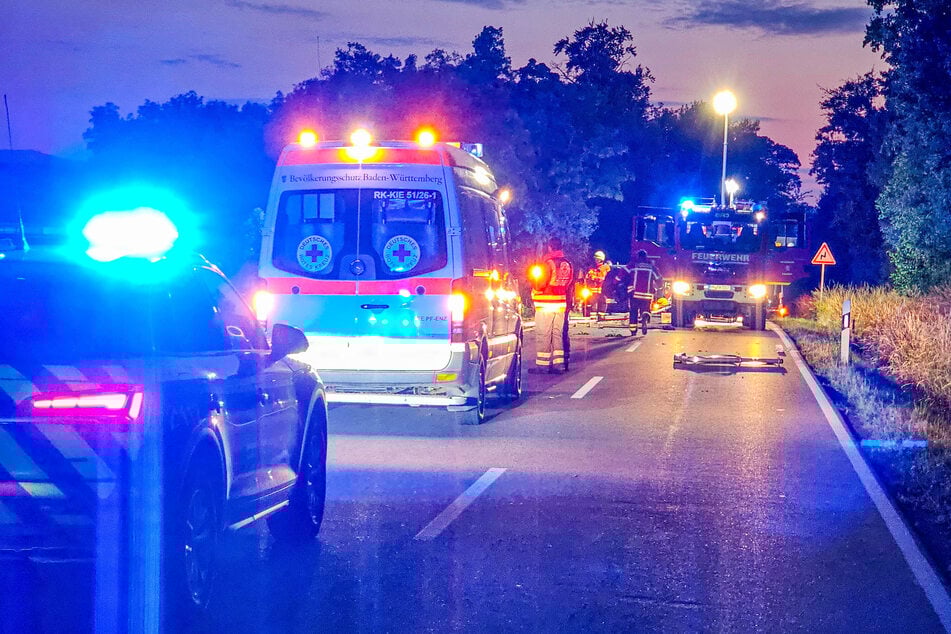 Rettungskräfte waren mit mehreren Einsatzfahrzeugen vor Ort.