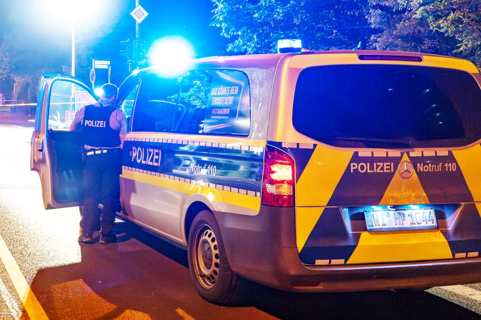 Ein betrunkener 37-Jähriger wurde an der Unfallstelle in Rüsselsheim als mutmaßlicher Verursacher von der Polizei festgenommen.