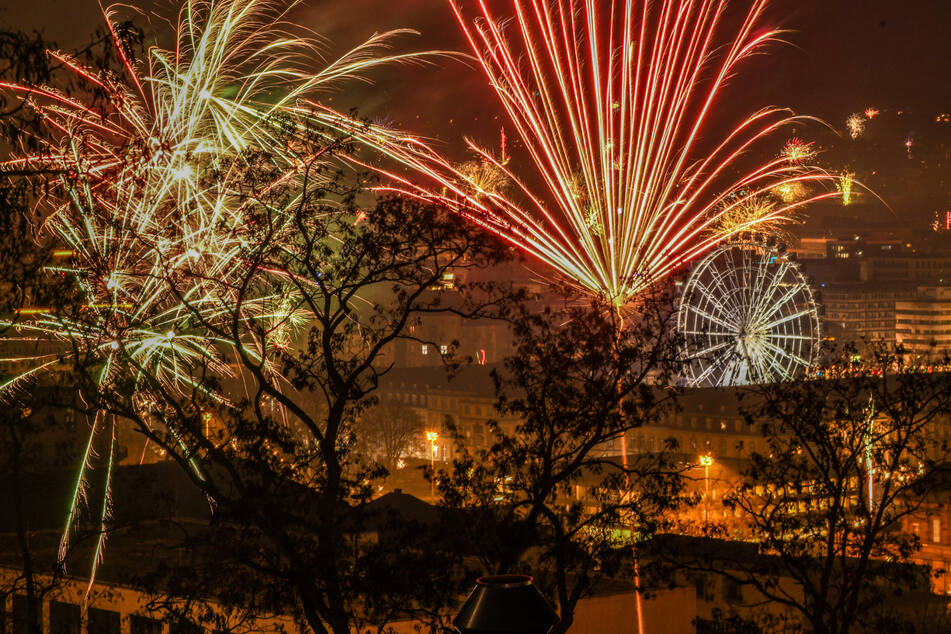 Bis zum 6. Januar kann auf dem Schlossplatz Riesenrad gefahren werden.