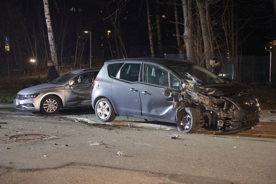 Auf der Georgstraße hat es am Samstagabend ordentlich gekracht.