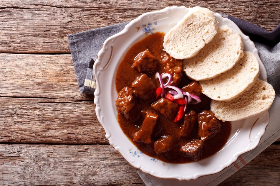 Einfaches Gulasch Rezept: Für Kochanfänger geeignet