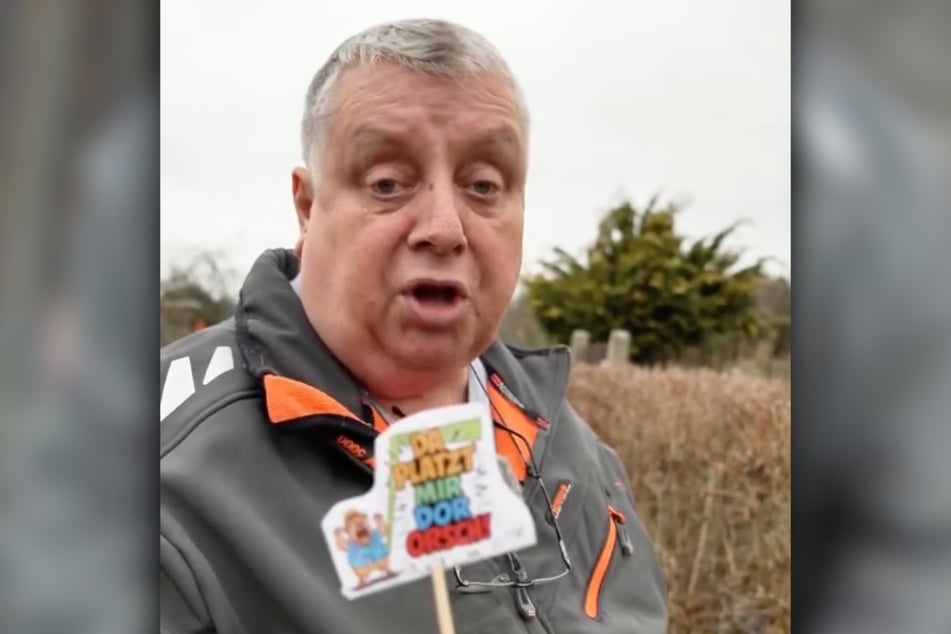 Seine Fundstücke versah der Sheriff mit eigenen Fähnchen.