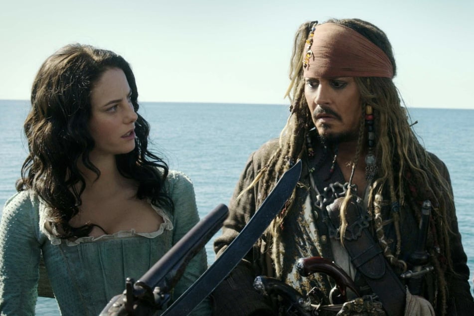 Johnny Depp (rechts) spielt wieder den Piratenkapitän Jack Sparrow.