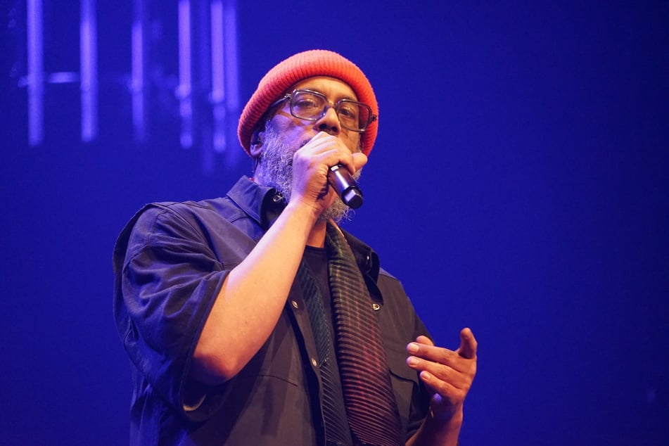 Samy Deluxe gab am Mittwoch unter anderem seine Hits "Haus am Mehr" und "Poesie Album" – untermalt vom Orchester – zum Besten. Teil der Setliste war auch "Abendlicht", der laut dem Rapper "extrem viel Sinn" bei so einem Setup mache.