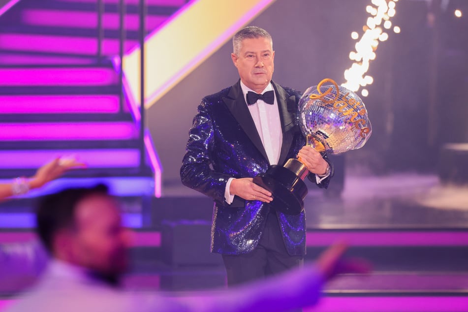 Darf Chefjuror Joachim Llambi (61) dem Deutsch-Briten am Ende den Siegerpokal überreichen?