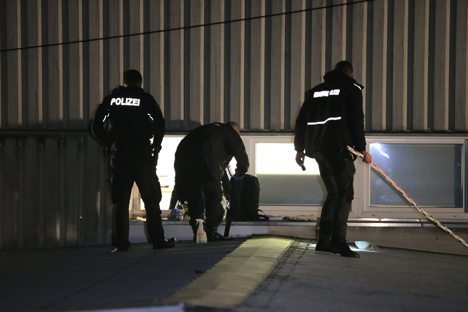 Vor Ort hatten die Ermittler nach Spuren gesucht.