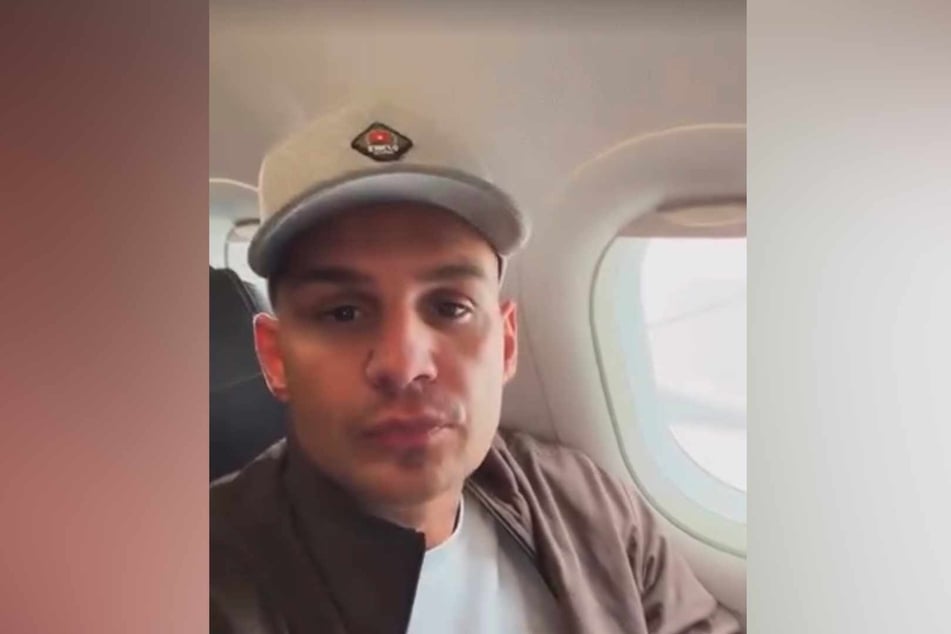 Pietro Lombardi (34) meldete sich nach seinem Auftritt im Megapark erschöpft aus dem Flieger, freut sich jetzt aber auf die gemeinsame Zeit mit seinen Kindern.