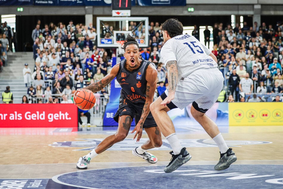 Niners-Kapitän Kevin Yebo (l.) glänzte mit 20 Punkten und zehn Rebounds.