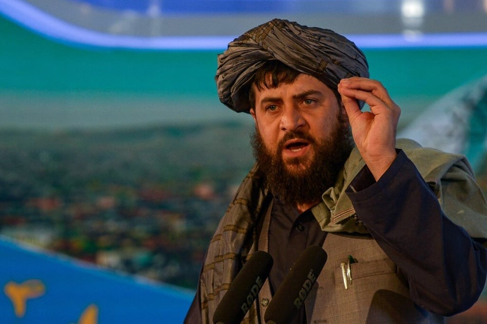 Taliban defense minister Mullah Yaqoob Mujahid has accused Pakistan of allowing US drones to enter Afghanistan from their airspace.