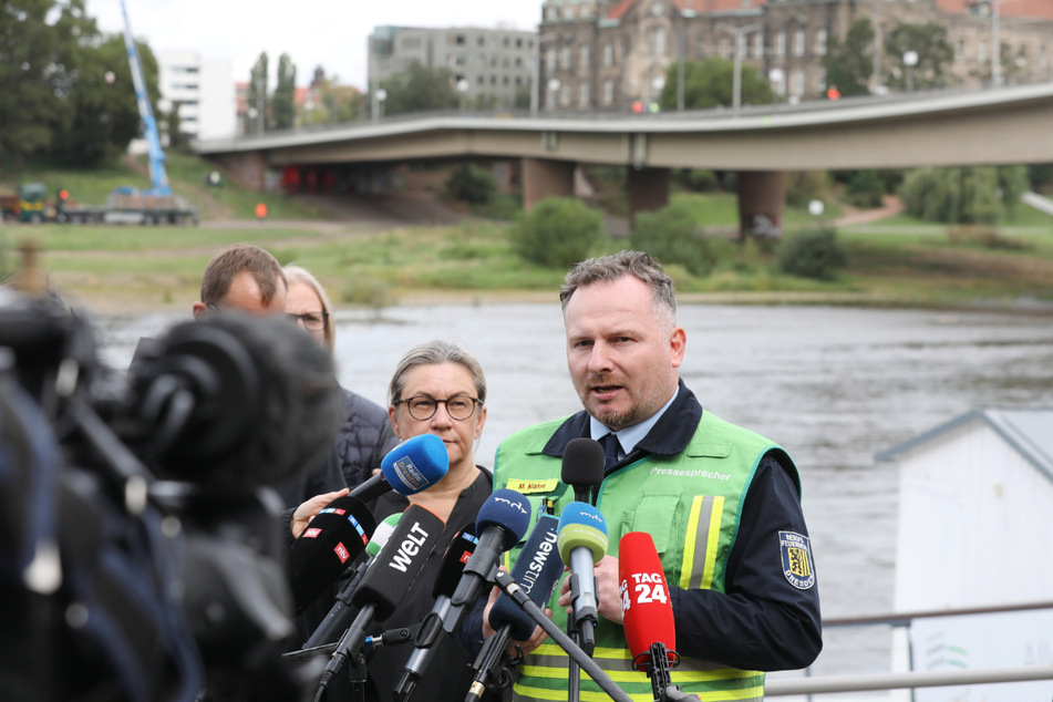 Feuerwehrmann Klahre am Tag des Einsturzes im permanenten Dauereinsatz.