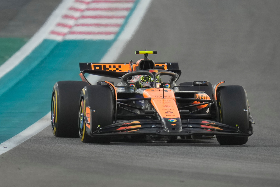 Das Finale wurde zum Nervenkrimi, doch Lando Norris hielt dem Druck stand - und McLaren ist erstmals seit 26 Jahren Team-Weltmeister der Formel 1.