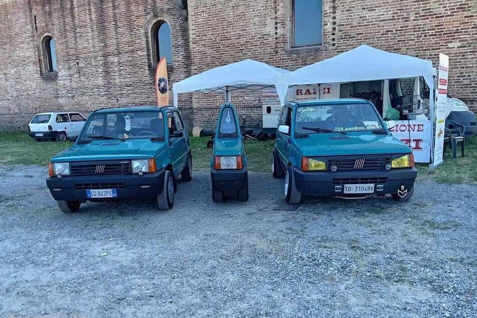 Ein Parkplatz findet sich mit diesem Auto leicht.