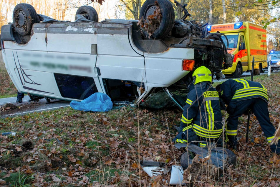 Unfall bei Großschönau: 26-Jähriger überschlägt sich mit Transporter