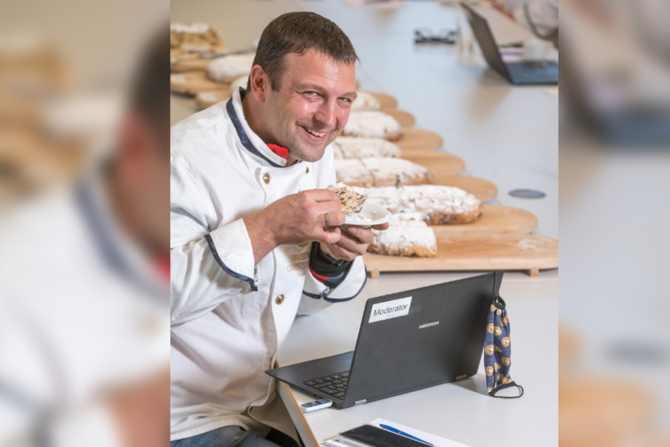 Stollenprüfer Ralf Ullrich (41) testet die Naschwerke mittels der neuen Software.