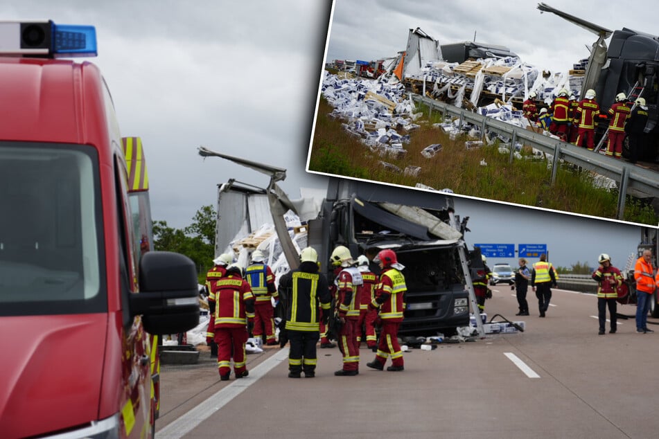 Unfall A9: Stundenlange Vollsperrung auf A9: Lastwagen-Fahrer übersieht Stauende und wird eingeklemmt