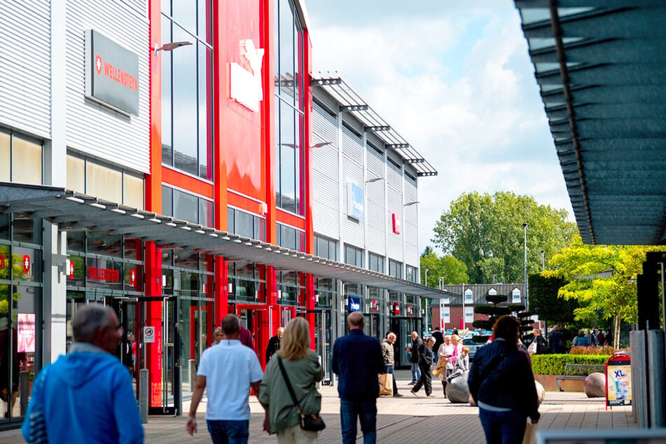 Das verlängerte Wochenende geht am Freitag (15.5.) direkt weiter: Beim Late Night Shopping wird der Ochtum Park zum Hotspot für alle Fashion-Fans.