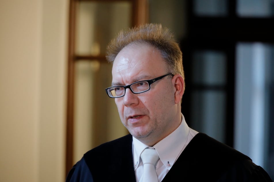 Laut Staatsanwalt Stephan Butzkies (55) habe der Zeuge Zivilcourage bewiesen.