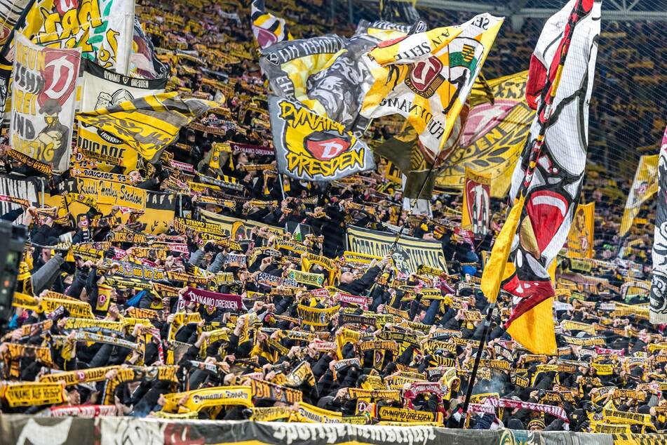 Dynamo Dresden ist wegen Fan-Vergehen vom DFB-Sportgericht zur Kasse gebeten worden. (Symbolfoto)