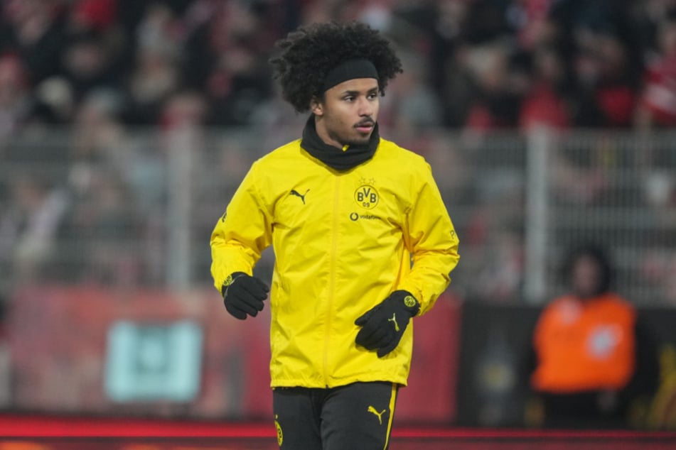 Karim Adeyemi soll mit seinem Abgang Richtung Barcelona frisches Geld in die BVB-Kasse spülen.