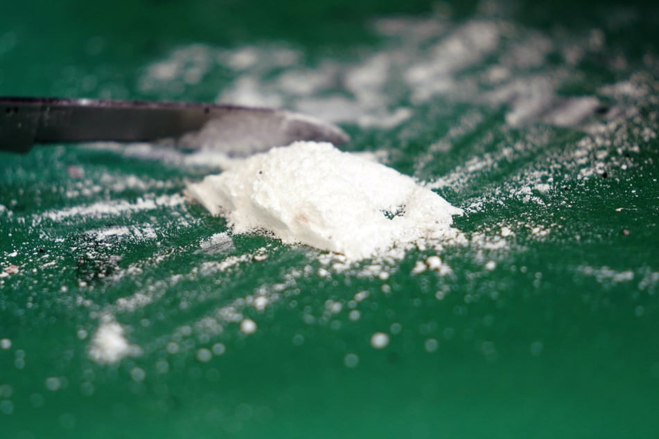 Bei der Durchsuchung des 16-Jährigen fanden die Beamten unter anderem verkaufsfertiges Kokain. (Symbolbild)