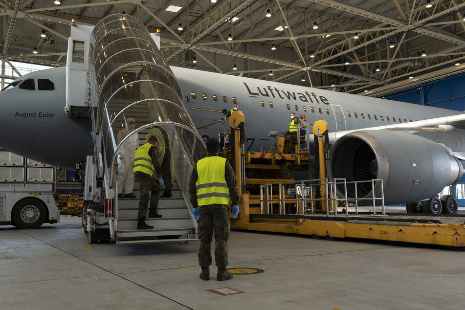 "Taktische Fernverlegung" geplant: Luftwaffe hält zwei Flugzeuge für Corona-Patienten bereit!