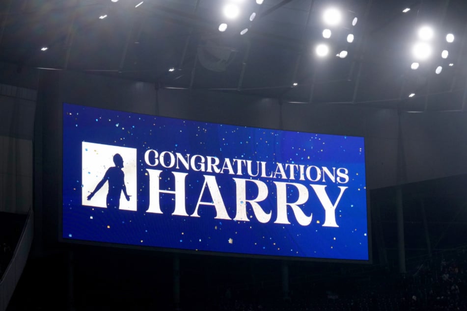 "Glückwunsch Harry" wurde nach dem Rekordtreffer Kanes auf der Anzeigetafel im Stadion eingeblendet.