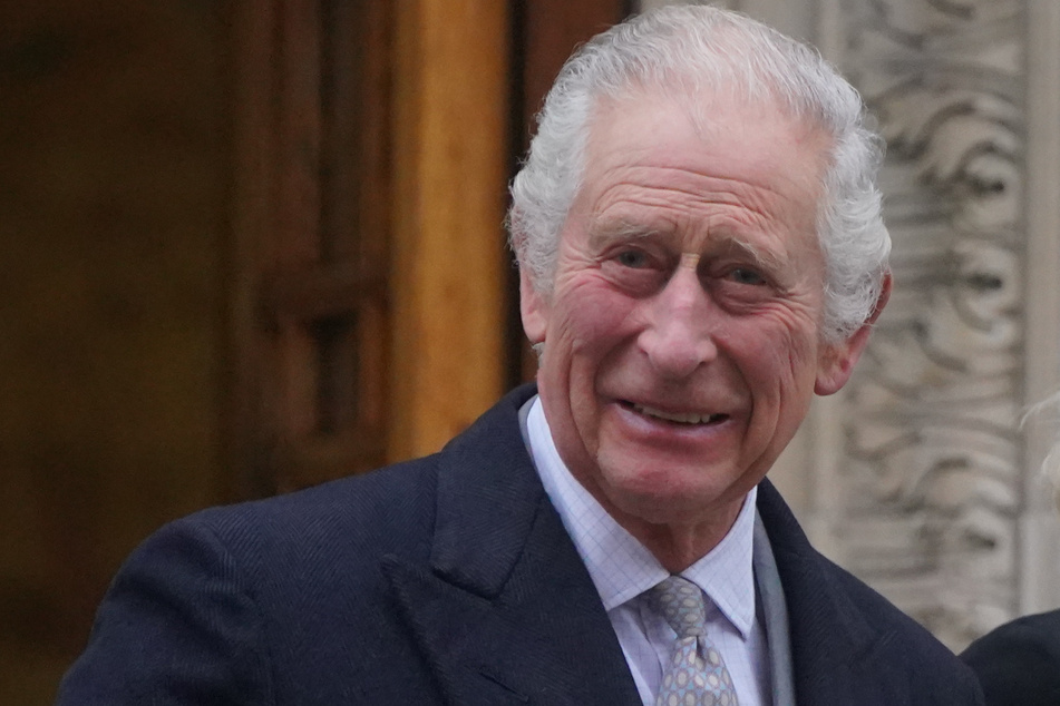 König Charles III. (75) verlässt die private Klinik im Zentrum Londons.