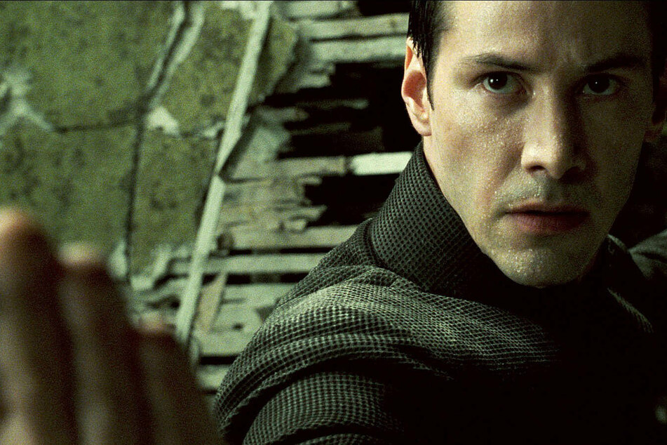 Keanu Reeves will reprise his role as Neo/Thomas Anderson in The Matrix Resurrections.