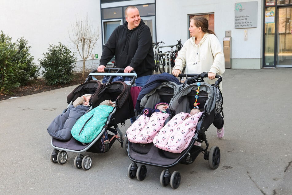 Andreas und Jasmin Rittner gaben sich vor dem dritten Doppelnachwuchs entspannt.
